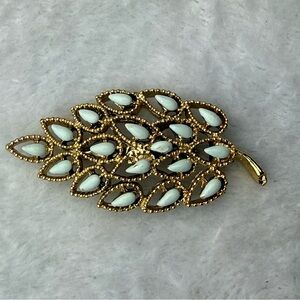 Vintage Gerry's Signed Cream White Enamel Leaf Gold Tone Pin Brooch MCM Cabochon